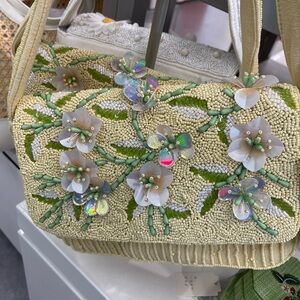 Beaded Floral Shoulder Bag in Pale Yellow